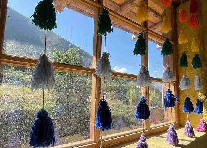 En El Valle Sagrado De Incas, - Unu Samay Urubamba